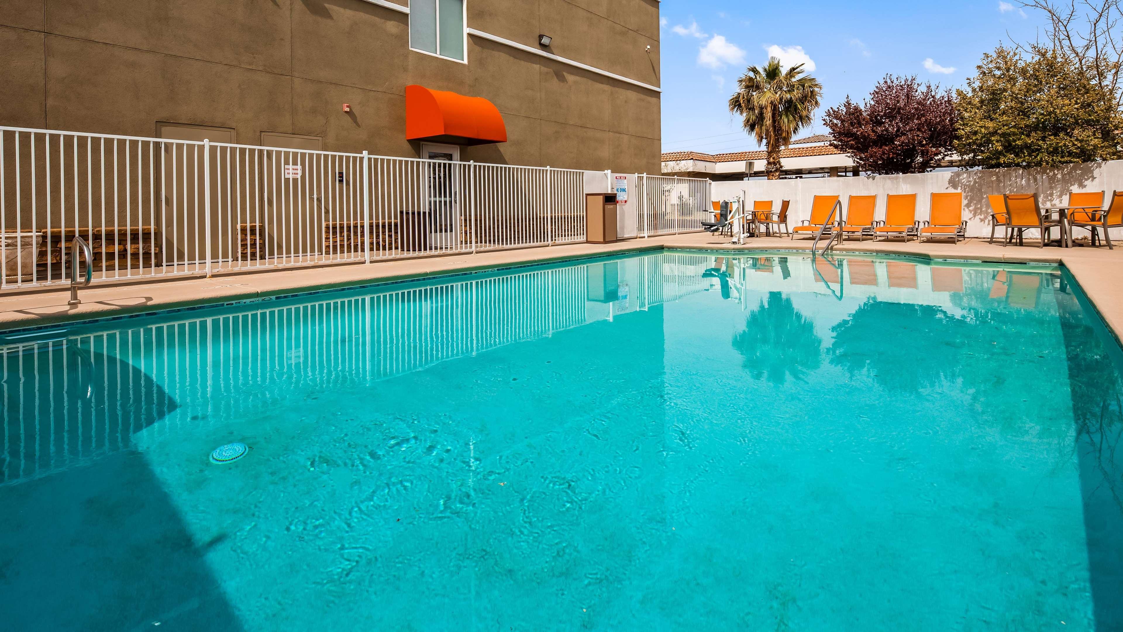 Best Western Plus Henderson Hotel Las Vegas Exterior photo